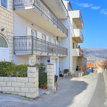 Lägenhet With A Parking Space - 11518 Split