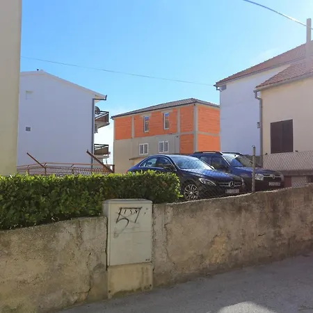 With A Parking Space - 11518 * Σπλιτ