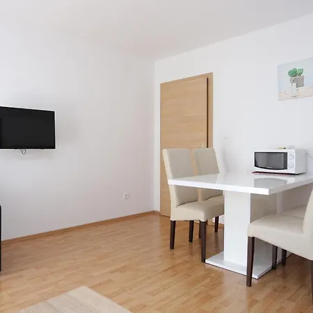 With A Parking Space - 11518 Apartman *