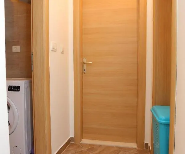 דירה With A Parking Space - 11518 *