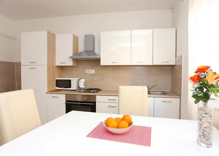 With A Parking Space - 11518 ספליט