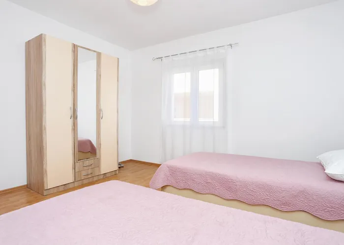 With A Parking Space - 11518 * ספליט